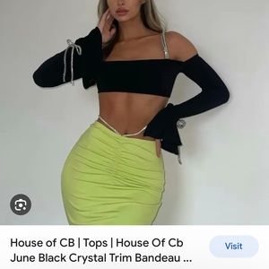 GUIDE
JUNE 
Wishlist
BLACK CRYSTAL TRIM BANDEAU TOP
USD $119